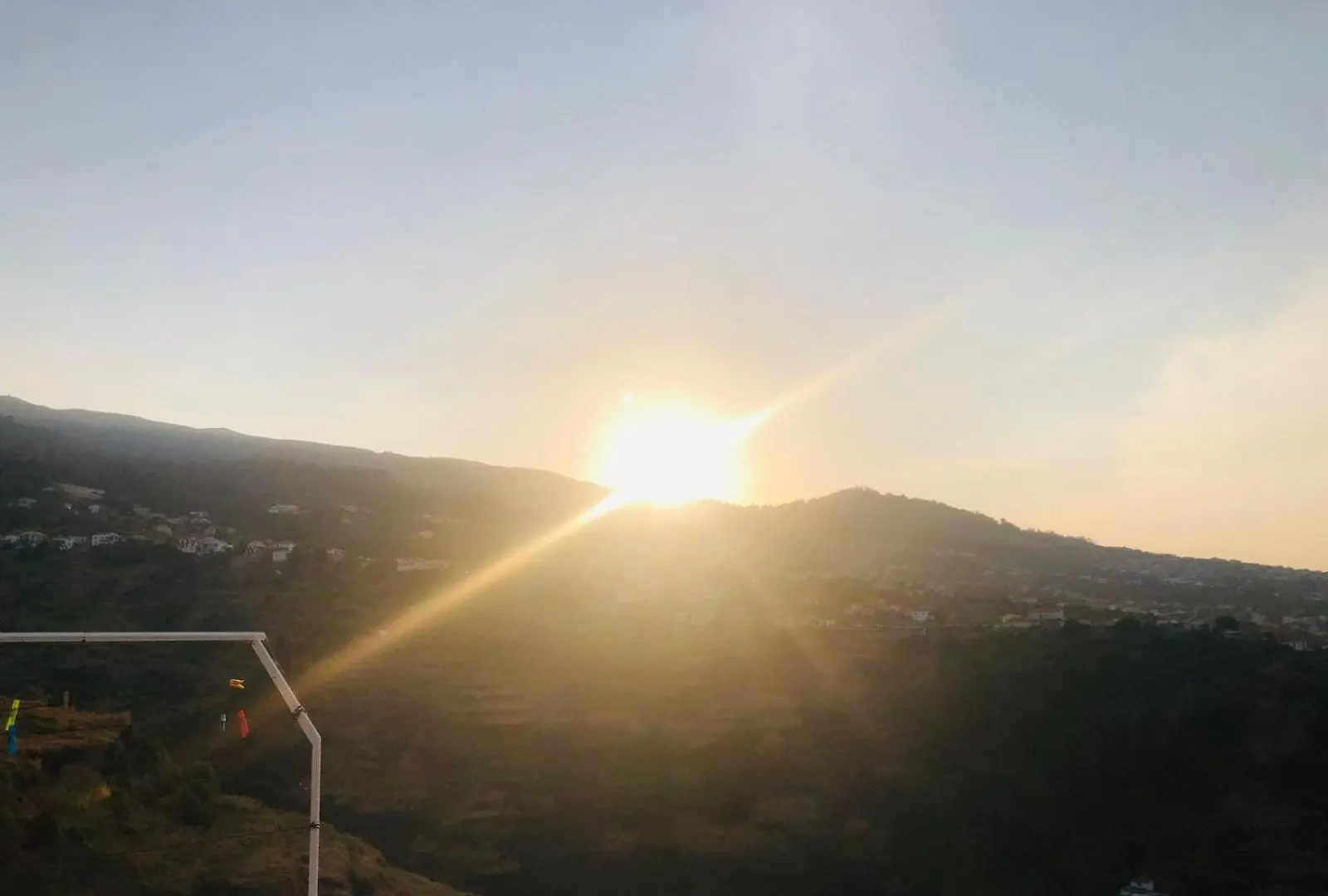 Sunrise Vila Estreito da Calheta 0*,